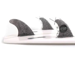 FCS II HAYDEN SHAPES PC CARBON LARGE TRI (FHSL-CC01-LG-TS-R) 7 FCS II HAYDEN SHAPES PC CARBON LARGE TRI (FHSL-CC01-LG-TS-R) -Dakine Surfing Store FCS II HS PC CARBON LARGE TRI S 2 35843.1630602481