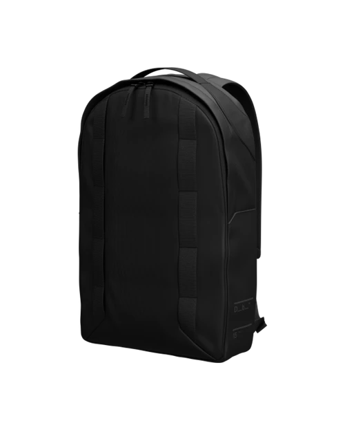 DB BOARD BAGS SKATE ESSENTIAL 15L BLACK OUT (EX) 1 DB BOARD BAGS SKATE ESSENTIAL 15L BLACK OUT (EX)