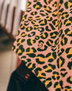 LEUS HOT SPOTS TOWEL (EX) -Dakine Surfing Store leus beachtowel hotspots 2 09264.1700415152