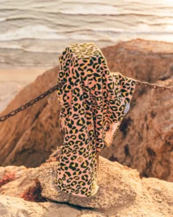 LEUS HOT SPOTS TOWEL (EX) -Dakine Surfing Store leus beachtowel hotspots 3 60301.1700415153