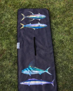 LEUS AMADEO BACHAR FISH STACK GOLF ECO TOWEL -Dakine Surfing Store leus caddytowel abachar fish stack5 70133.1673632284