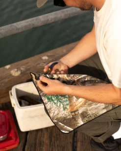LEUS REALTREE FISHING ECO TOWEL -Dakine Surfing Store leus fishingtowel realtree4 83408.1673632313