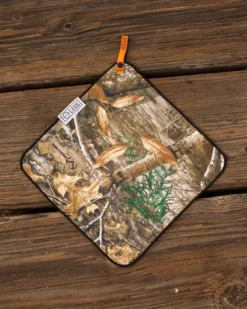 LEUS REALTREE FISHING ECO TOWEL -Dakine Surfing Store leus fishingtowel realtree8 90848.1673632314