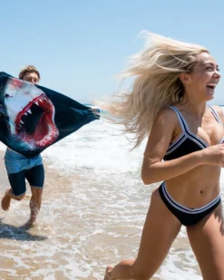 LEUS GREAT WHITE TOWEL (EX) -Dakine Surfing Store leus surftowel greatwhite chasing 90257.1700415157