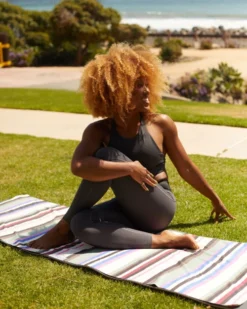 LEUS ALPACA YOGA ECO TOWEL -Dakine Surfing Store leus yogatowel alpaca4 08191.1673632285